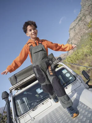 Bib overalls SZ 122-128 KIDS Green